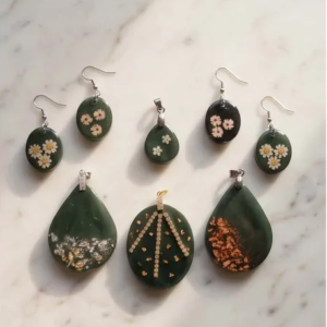 Stunning Dark Green And Rose Gold Pendant